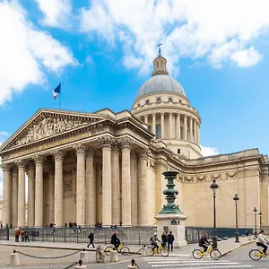 Emily In , Paris France
