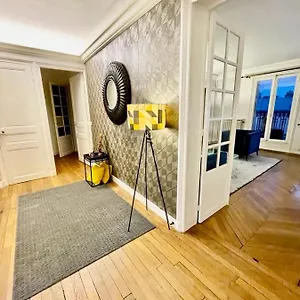 Luxe, Vue Tour Eiffel Ac 5 Ou 6 P , Paris France
