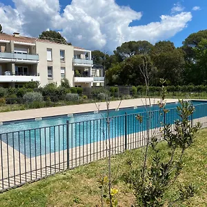 Appartement Rez De Jardin T3 Recent Et Calme Au Nouvelles Terres A Les Maures, La Londe-les-Maures