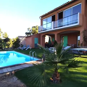 Appartement Superbe Bas De 80 M2 Piscine Privee Reservee Aux Vacanciers Avec Vue Magnifique 6 Couchages, La Londe-les-Maures