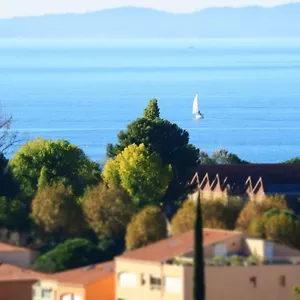 Apartment La : Proche Plages & Vue Superbe Sur Les Iles D'or, La Londe-les-Maures